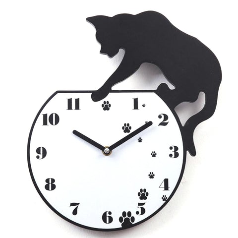 Horloge murale originale chat qui pêche