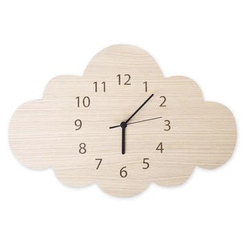 Horloge murale en bois en forme de nuages